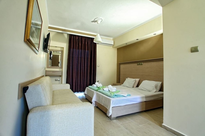 Imagen de la habitación del Hotel Studios Pieria. Foto 17