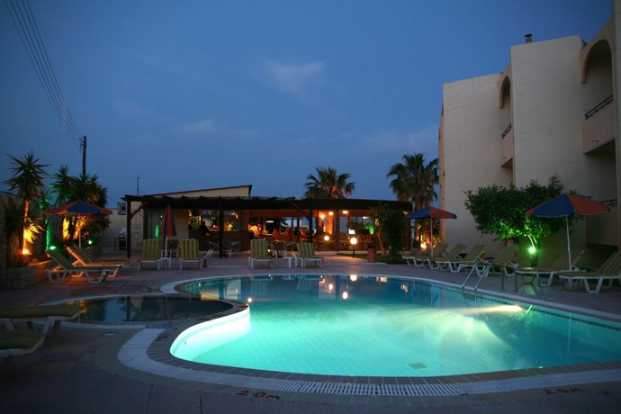 Imagen general del Hotel Studios Sevastos. Foto 10