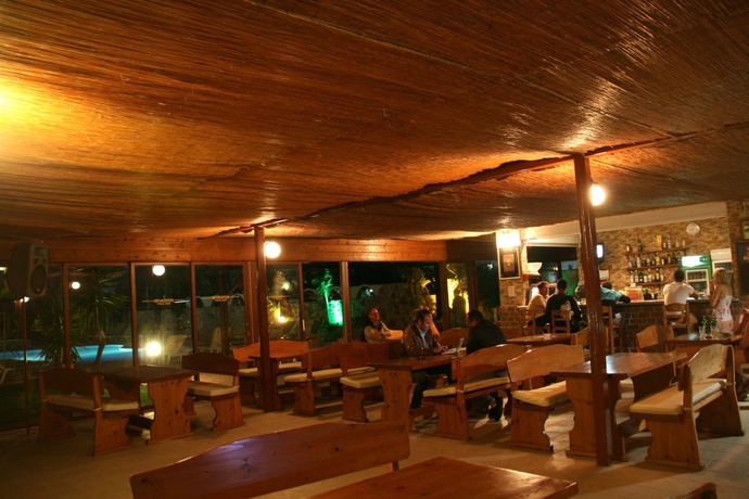 Imagen general del Hotel Studios Sevastos. Foto 15