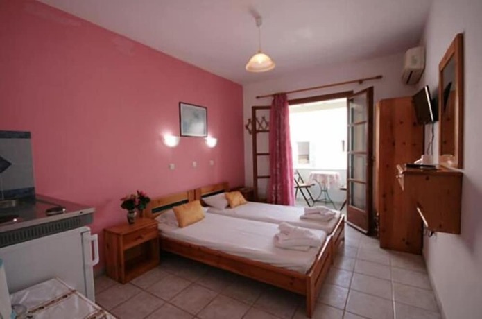 Imagen de la habitación del Hotel Studios Simos. Foto 11
