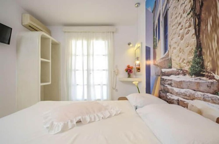 Imagen de la habitación del Hotel Studios Simos. Foto 17