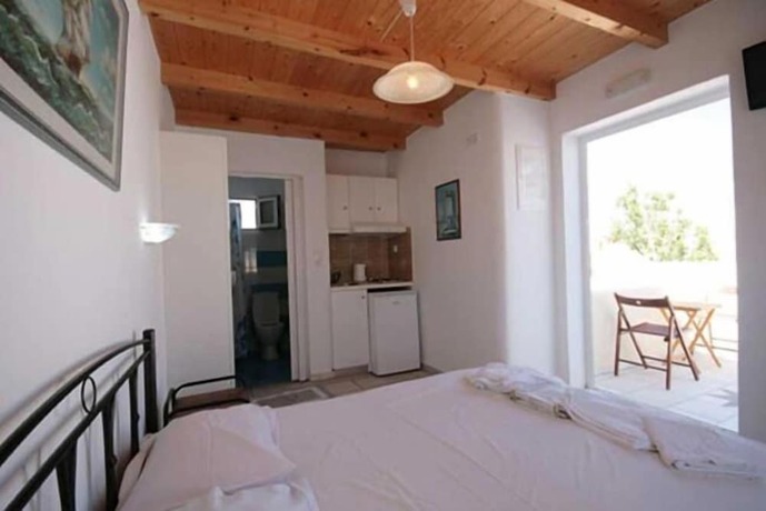 Imagen de la habitación del Hotel Studios Simos. Foto 19