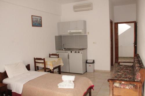 Imagen de la habitación del Hotel Studios Stavris. Foto 6