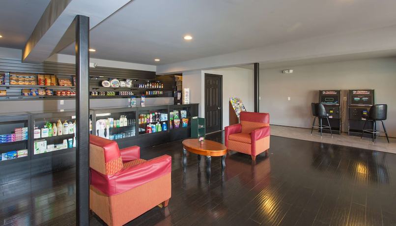 Imagen de los interiores del Hotel Studios and Suites 4 Less Battlefield Blvd. Foto 15