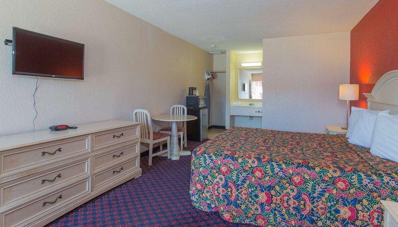 Imagen de la habitación del Hotel Studios and Suites 4 Less Battlefield Blvd. Foto 14