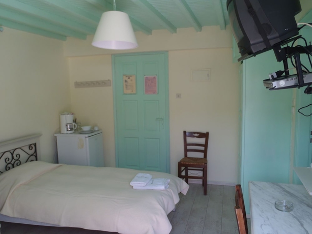 Imagen de la habitación del Hotel Studios and Suites Rania. Foto 4