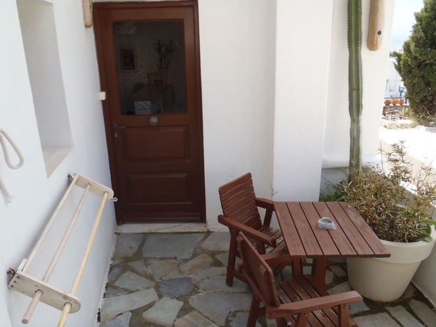 Imagen de la habitación del Hotel Studios and Suites Rania. Foto 9