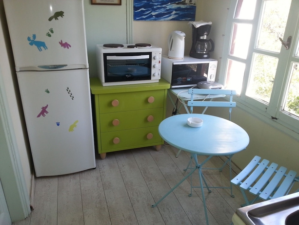 Imagen de la habitación del Hotel Studios and Suites Rania. Foto 19