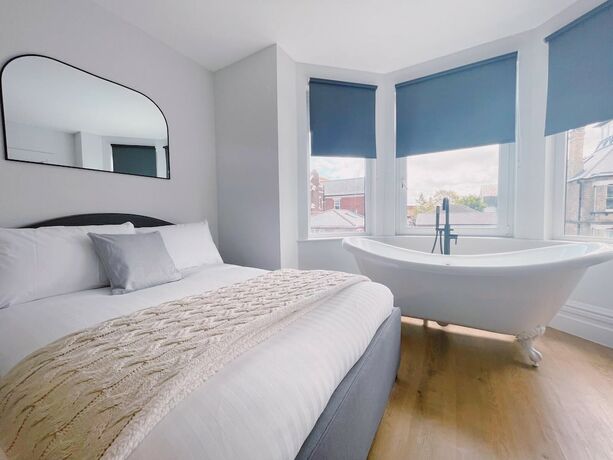 Imagen general del Hotel Stunning 8-bed House With Sea and Beach Views. Foto 1