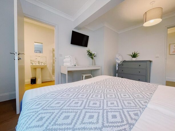 Imagen general del Hotel Stunning 8-bed House With Sea and Beach Views. Foto 10
