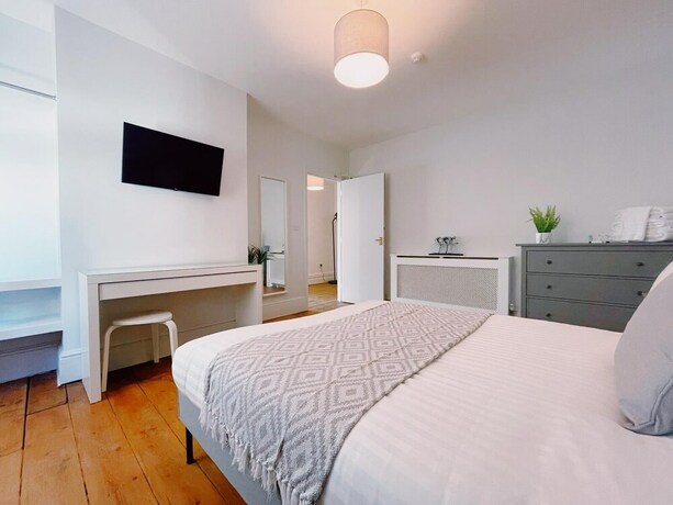 Imagen general del Hotel Stunning 8-bed House With Sea and Beach Views. Foto 15