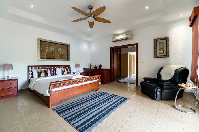 Imagen de la habitación del Hotel Stunning Luxury Golf and Pool Villas. Foto 8