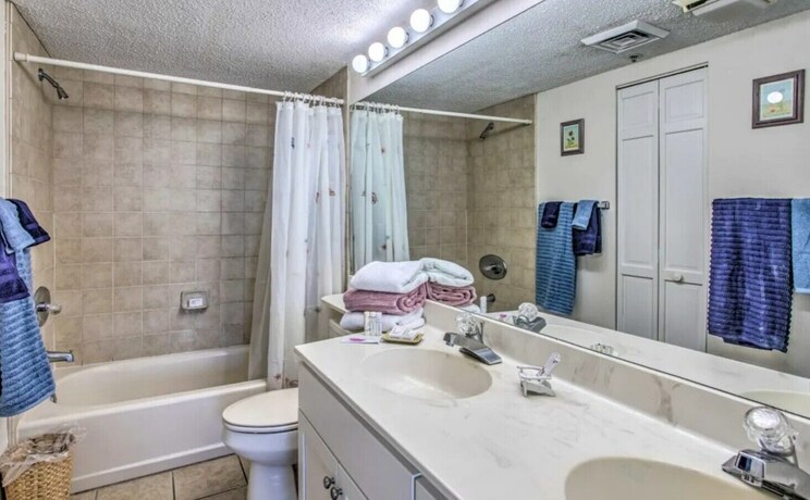 Imagen general del Hotel Stunning Oceanfront 3 Bedroom Condo. Foto 9