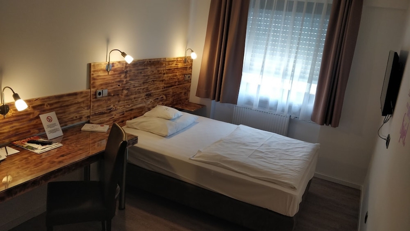 Imagen de la habitación del Hotel Stuttgart 21. Foto 8