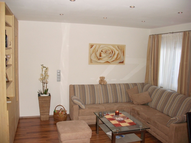 Imagen de los interiores del Hotel St&uuml;lzis. Foto 12
