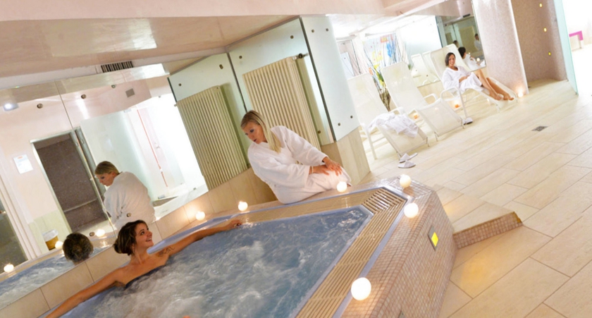 Imagen de la piscina del Hotel Style Grifone. Foto 12