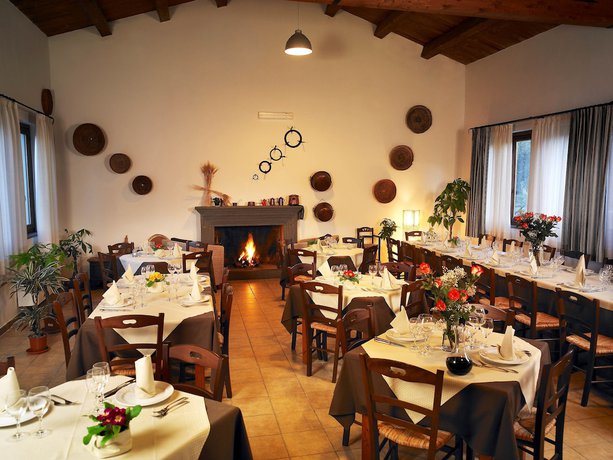 Imagen del bar/restaurante del Hotel Su Baione. Foto 3