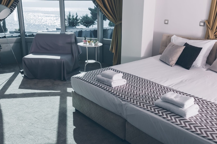 Imagen de la habitación del Hotel Su. Foto 16