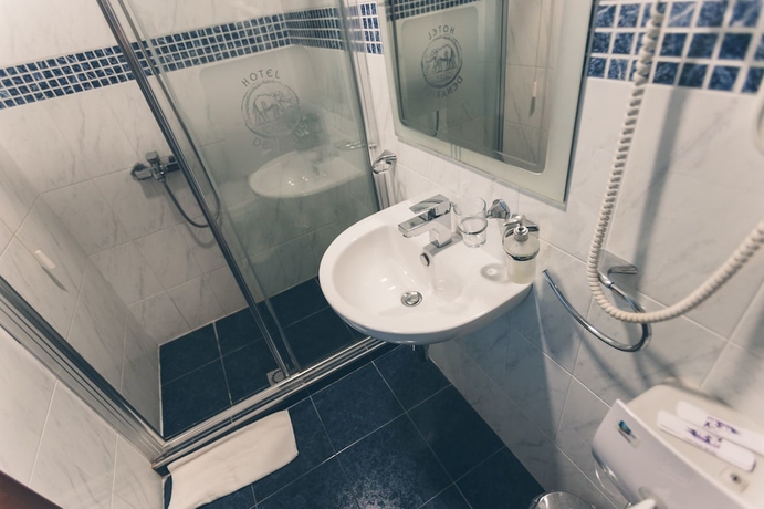 Imagen de la habitación del Hotel Su. Foto 17