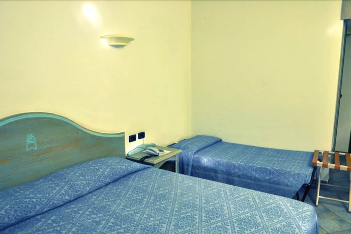 Imagen de la habitación del Hotel Su Giganti. Foto 6