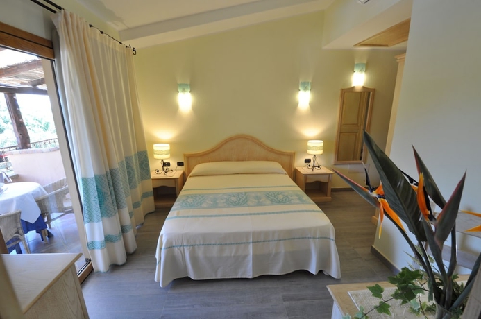 Imagen de la habitación del Hotel Su Giganti. Foto 10