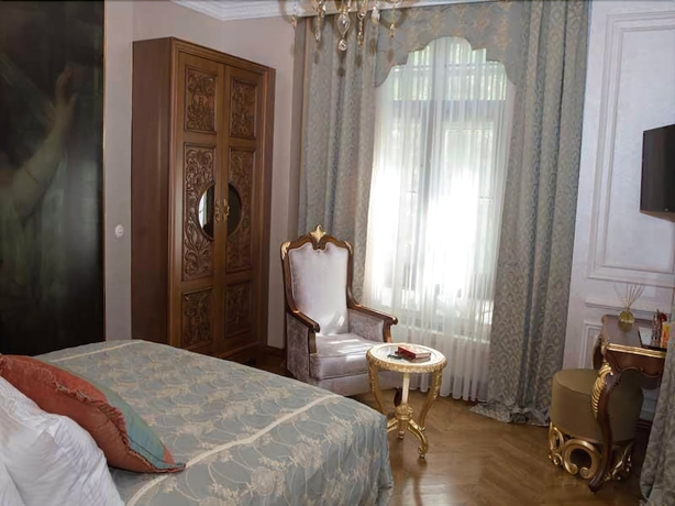 Imagen de la habitación del Hotel Su Merdum. Foto 8