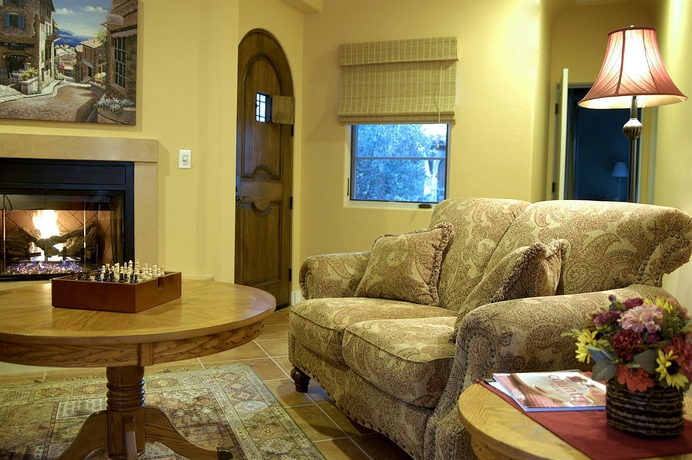 Imagen de los interiores del Hotel Su Nido Inn. Foto 12