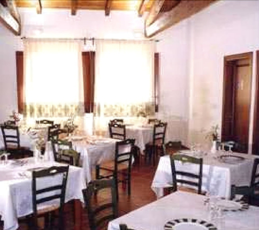 Imagen del bar/restaurante del Hotel Su Nuraxi. Foto 4