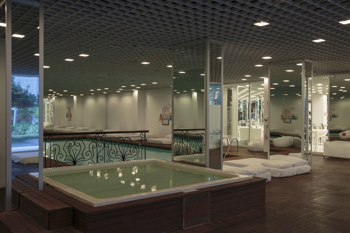 Imagen de la piscina del Hotel Su and Aqualand. Foto 12