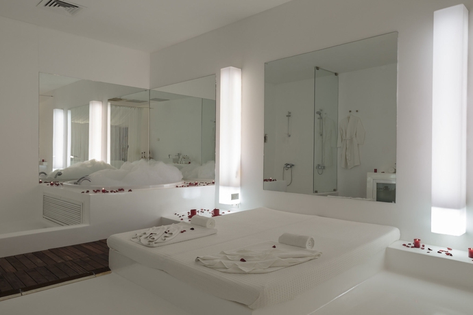 Imagen de los interiores del Hotel Su and Aqualand. Foto 10