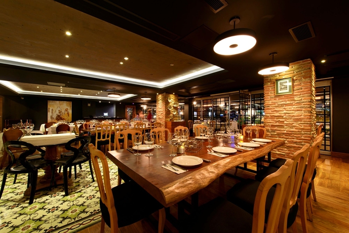 Imagen del bar/restaurante del Hotel Suadiye. Foto 5