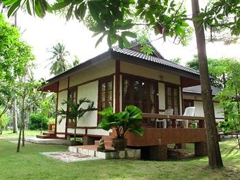 Imagen de la habitación del Hotel Suan Bankrut Beach Resort. Foto 4