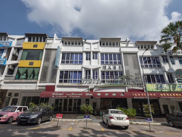 Imagen de los exteriores del Hotel Suan Bee. Foto 19