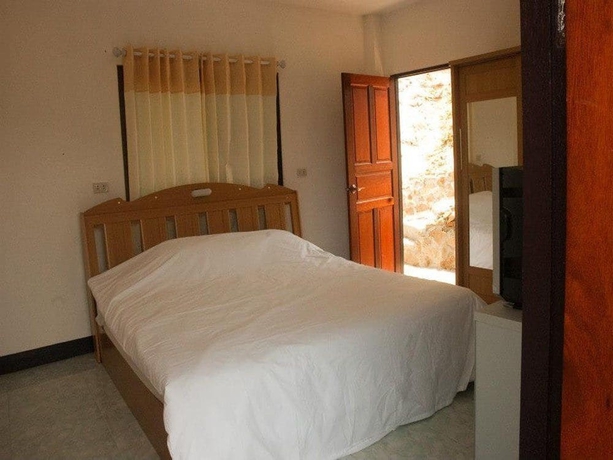 Imagen de la habitación del Hotel Suan Phueng Pa Wai Resort. Foto 5