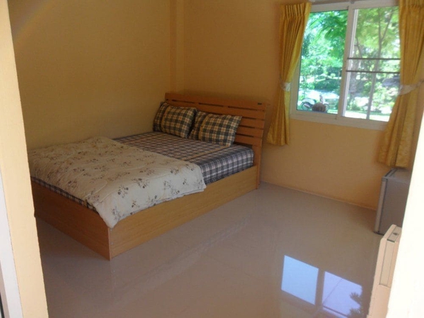 Imagen de la habitación del Hotel Suan Phueng Pa Wai Resort. Foto 6