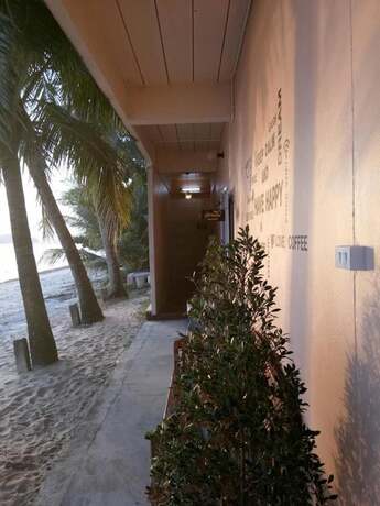 Imagen de la habitación del Hotel Suan Son Bungalow. Foto 17