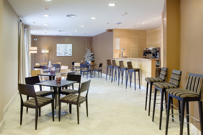 Imagen de los interiores del Hotel Suances. Foto 9