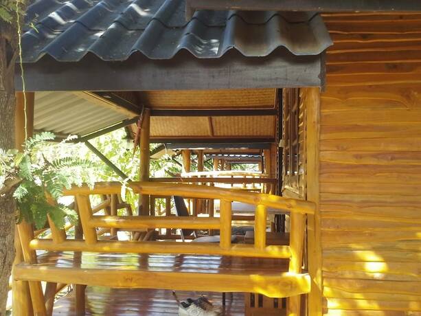 Imagen general del Hotel Suandarbporn Resort Mae Sot. Foto 5