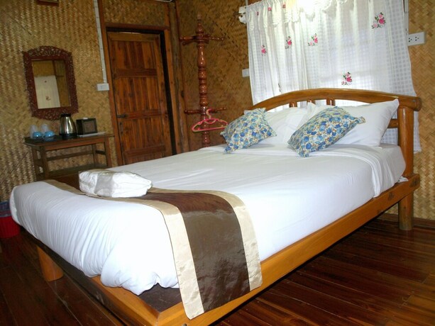 Imagen de la habitación del Hotel Suandarbporn Resort Mae Sot. Foto 18