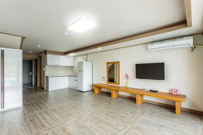 Imagen de los interiores del Hotel Suandsu. Foto 13