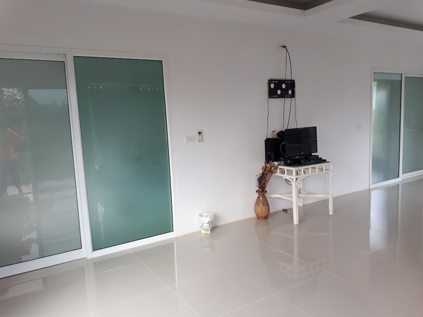 Imagen de la habitación del Hotel Suanmaihom Resort. Foto 12