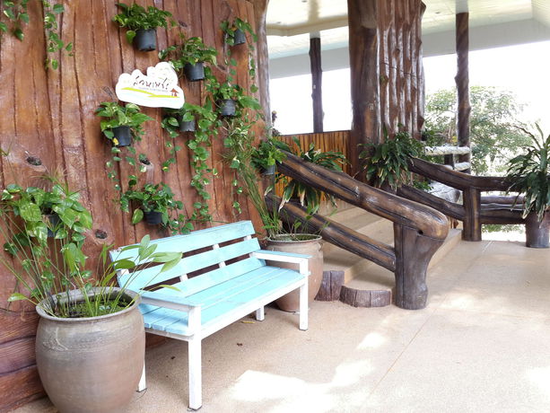 Imagen de los interiores del Hotel Suanphet Riverview Resort. Foto 13