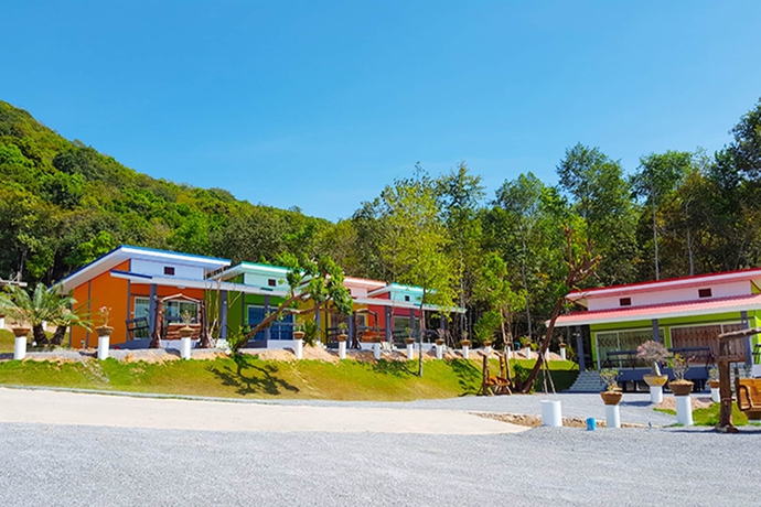 Imagen de los exteriores del Hotel Suanporsi Resort. Foto 7