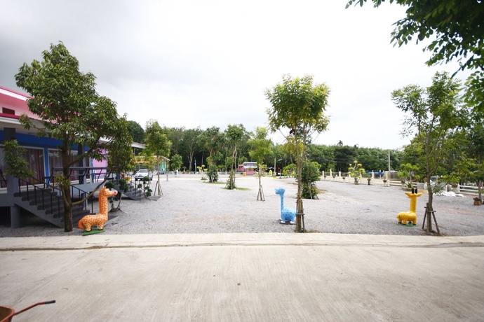 Imagen de los exteriores del Hotel Suanporsi Resort. Foto 8