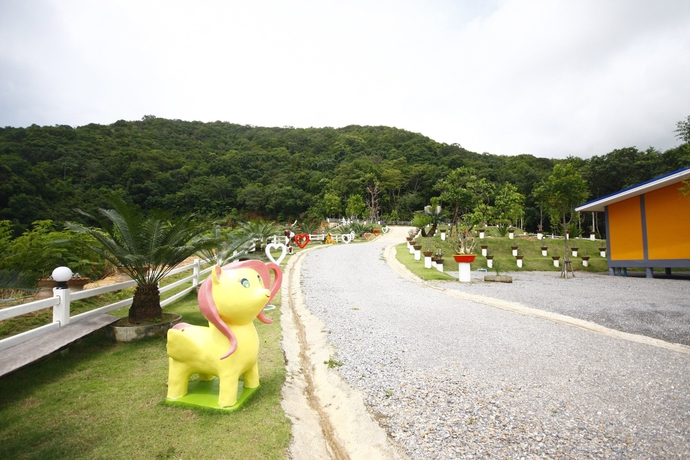 Imagen de los exteriores del Hotel Suanporsi Resort. Foto 14