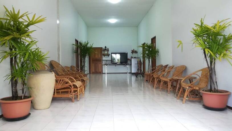 Imagen de la habitación del Hotel Suansaimai Resort. Foto 17