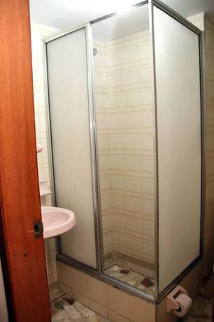 Imagen de la habitación del Hotel Suarel Center. Foto 6