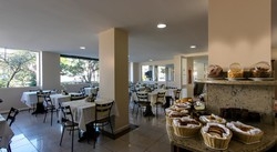 Imagen del bar/restaurante del Hotel Suarez Executive. Foto 3