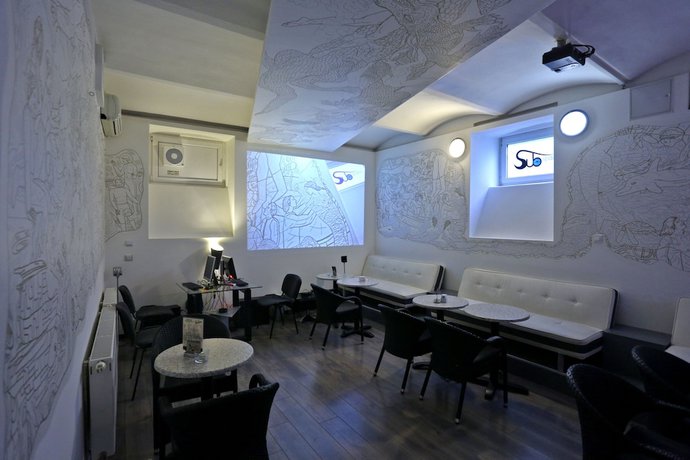 Imagen del bar/restaurante del Hotel SubSpace Hostel. Foto 2