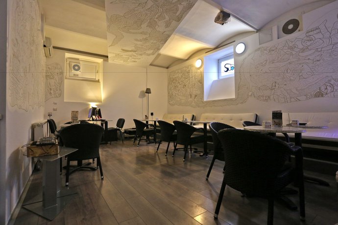 Imagen del bar/restaurante del Hotel SubSpace Hostel. Foto 3